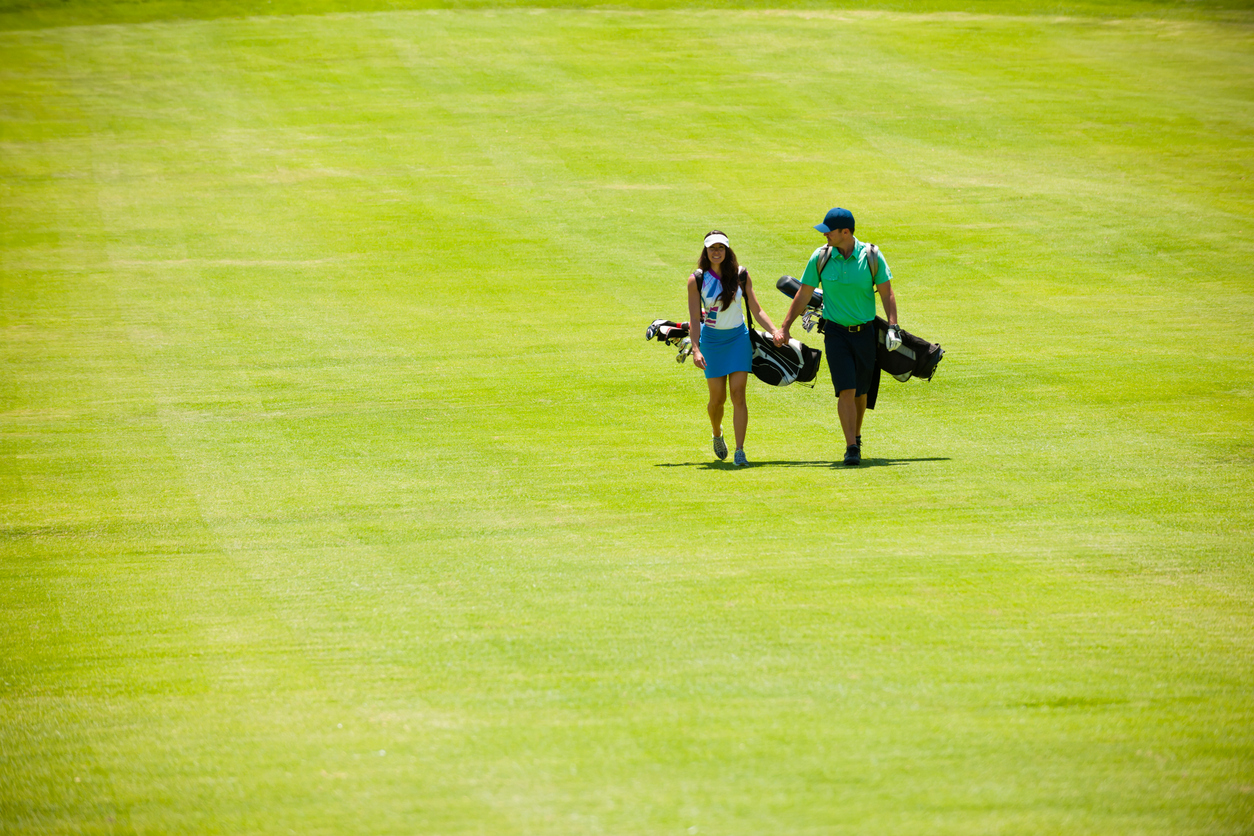 Liebe auf den ersten Abschlag – Wenn der Funke auf dem Fairway überspringt