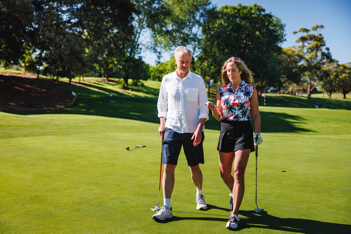 Green Flags beim Dating: 7 Zeichen, dass aus Eurem Golf-Date mehr werden könnte